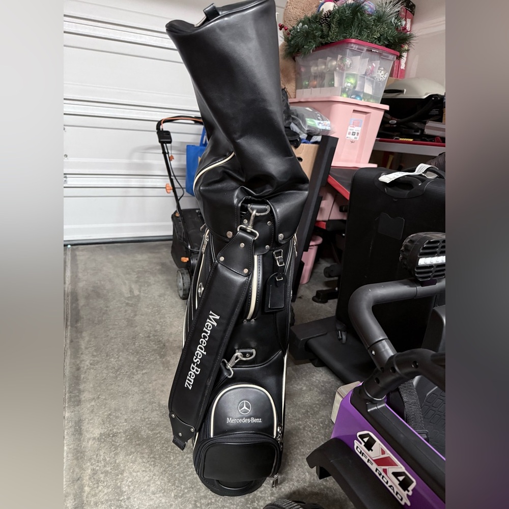 Mercedes-Benz Black Golf Bag - Picture 4 of 12
